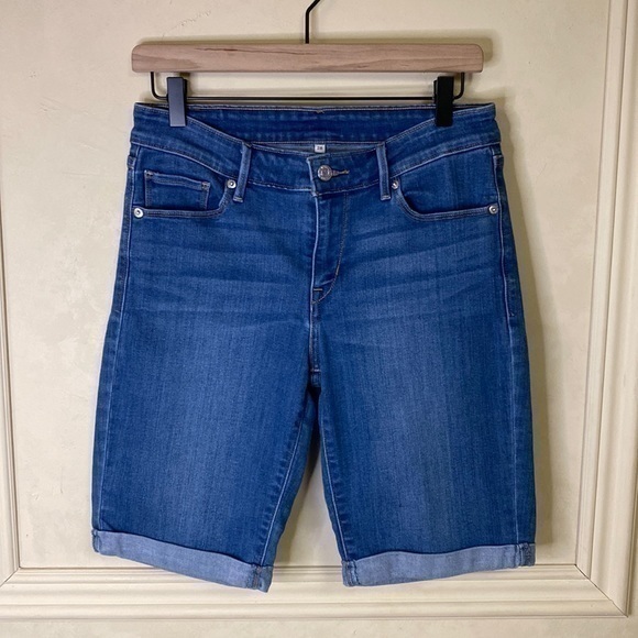 Levi's Pants - Levi’s Bermuda Jean Shorts size 28